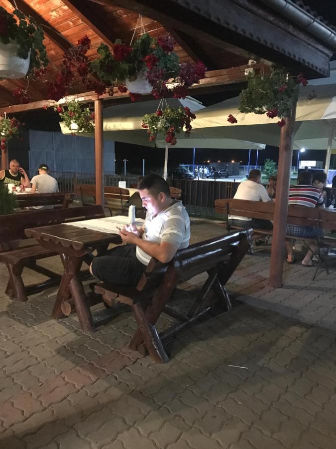 Km 80 Restaurant & Hotel Mavrodolu Экстерьер фото